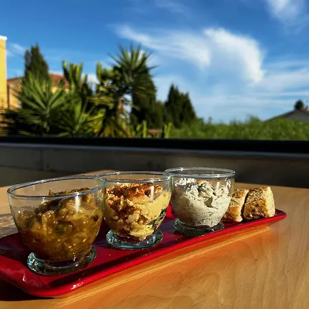 Готель La Petite Boheme