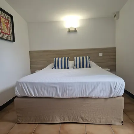 La Petite Boheme Hotel 3*