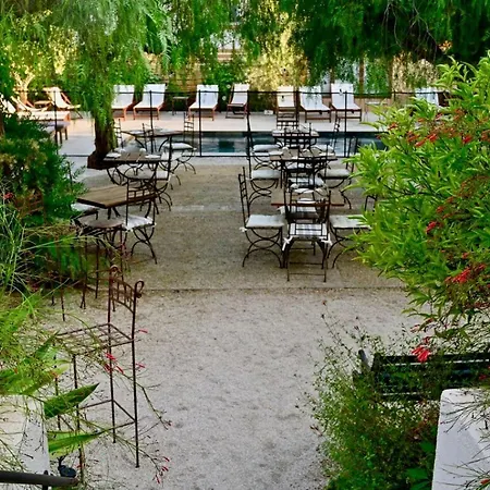 Готель La Petite Boheme 3*