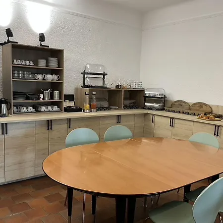 La Petite Boheme Hotel 3*