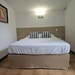 La Petite Boheme Hotel 3*