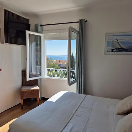 Ξενοδοχείο La Petite Boheme 3*