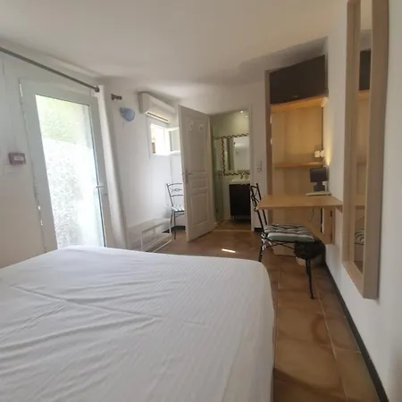 La Petite Boheme 3* Le Lavandou