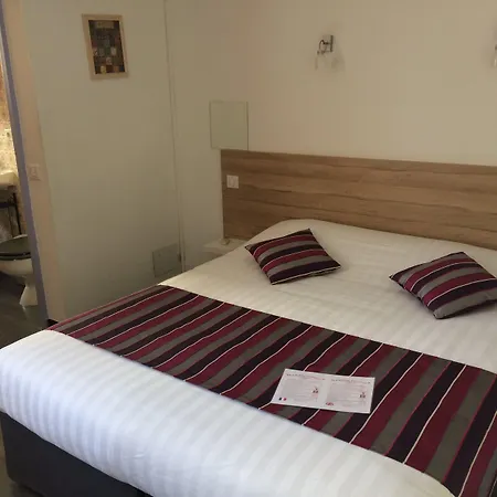 La Petite Boheme Hotel 3*