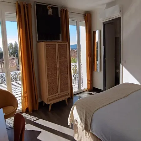 La Petite Boheme Le Lavandou