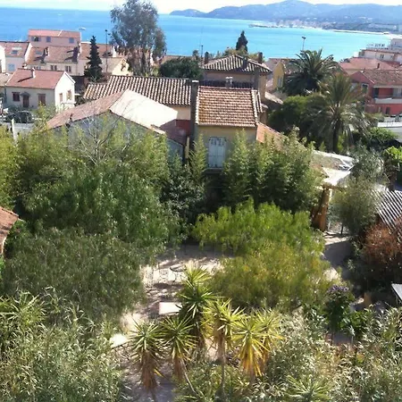 La Petite Bohème 3* Le Lavandou