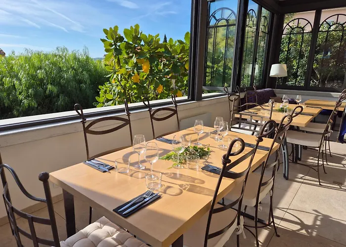 小波希米亚酒店 3*