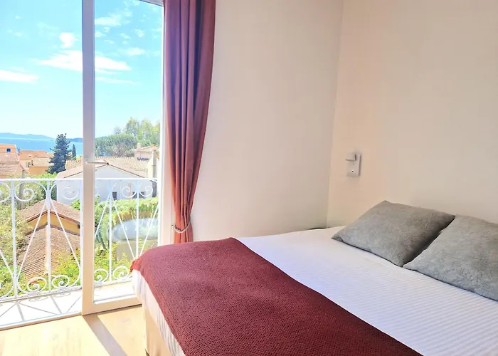 La Petite Boheme Le Lavandou