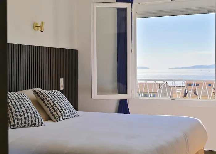 Ξενοδοχείο La Petite Boheme 3*