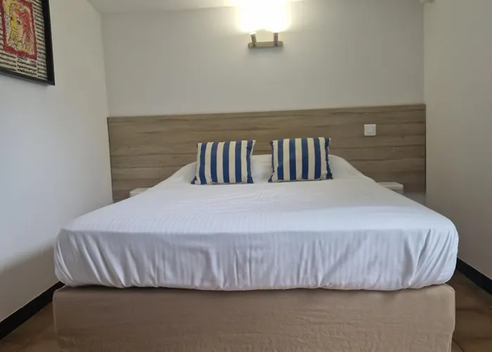 La Petite Boheme Hotel 3*