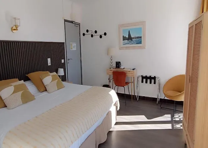 Hotel La Petite Boheme Le Lavandou